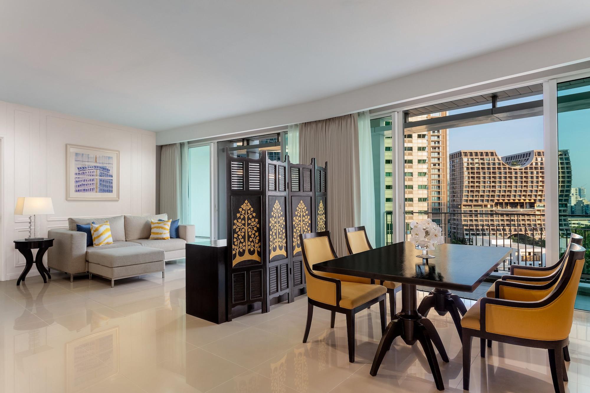 Dusit Suites Hotel Ratchadamri, Bangkok Kültér fotó A suite at the hotel
