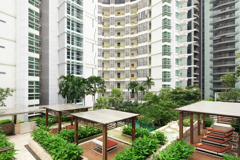 Dusit Suites Hotel Ratchadamri, Bangkok Kültér fotó The Park