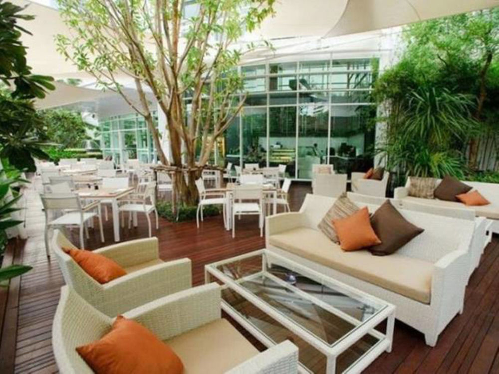 Dusit Suites Hotel Ratchadamri, Bangkok Kültér fotó The interior of the hotel